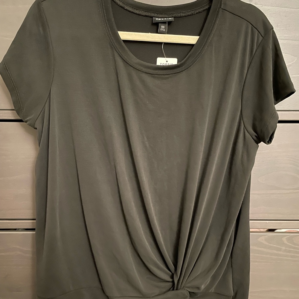 Torrid faux suede burnout/black twist front blouse. Size 00